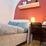 Niche Double Partition Room In Tecom Near Metro