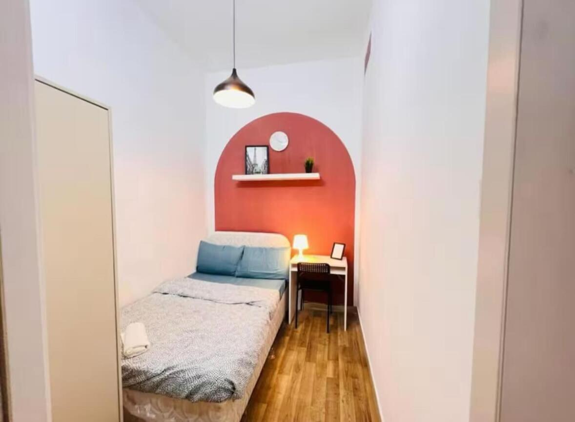 Homestay Niche Double Partition In Tecom Near Metro Dubai