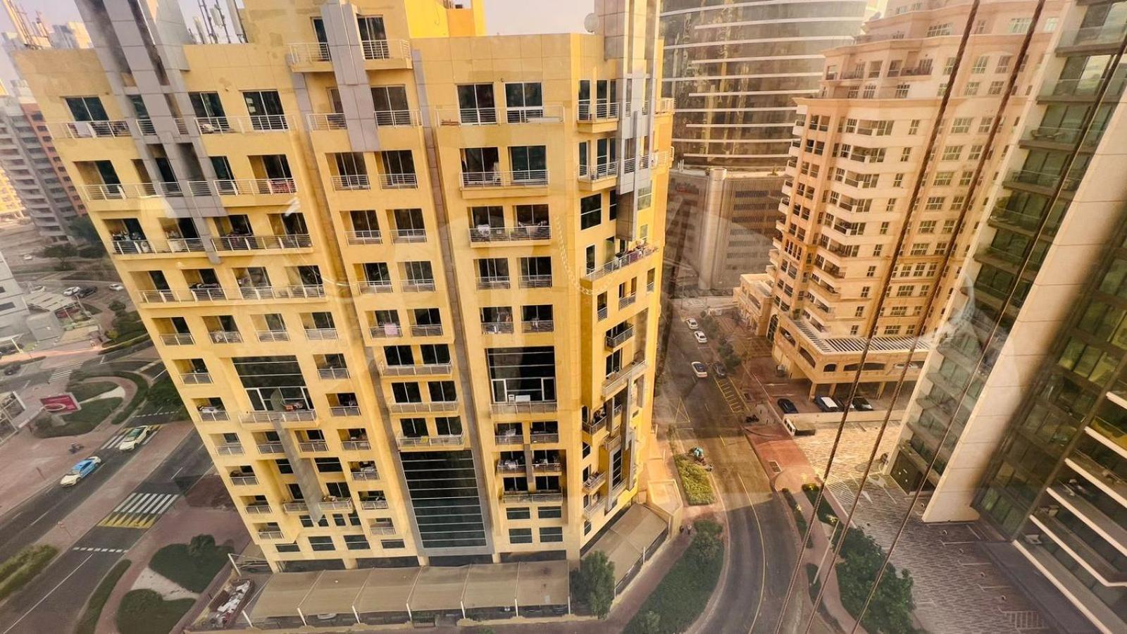 Homestay Niche Double Partition In Tecom Near Metro Dubai